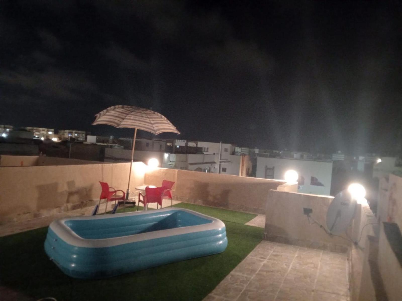 Halfmoon House *