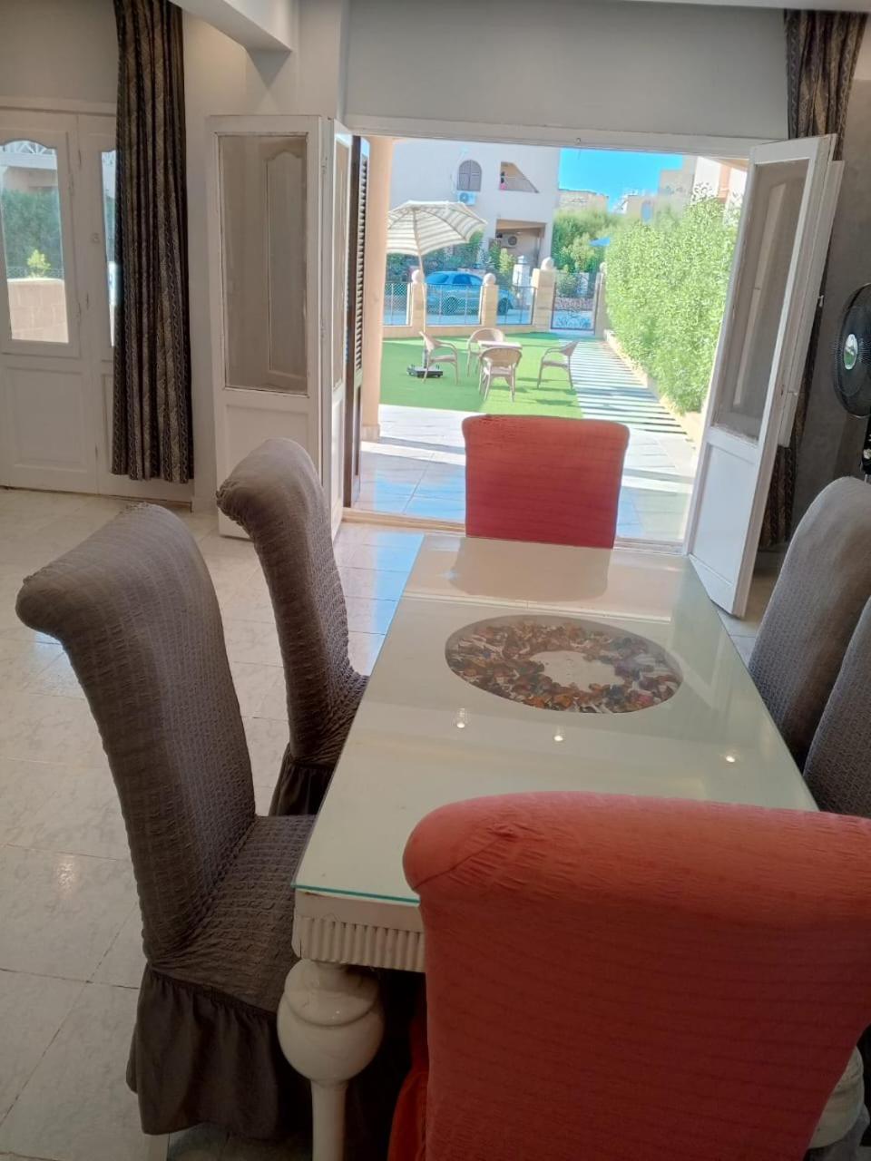 Villa Halfmoon House *